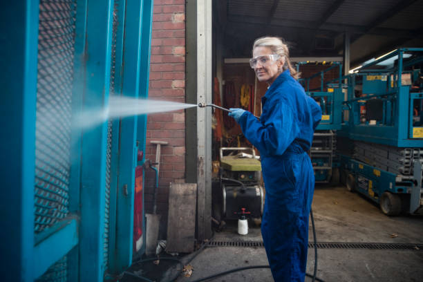 Best Oil Spill Cleanup  in Holiday Shores, IL